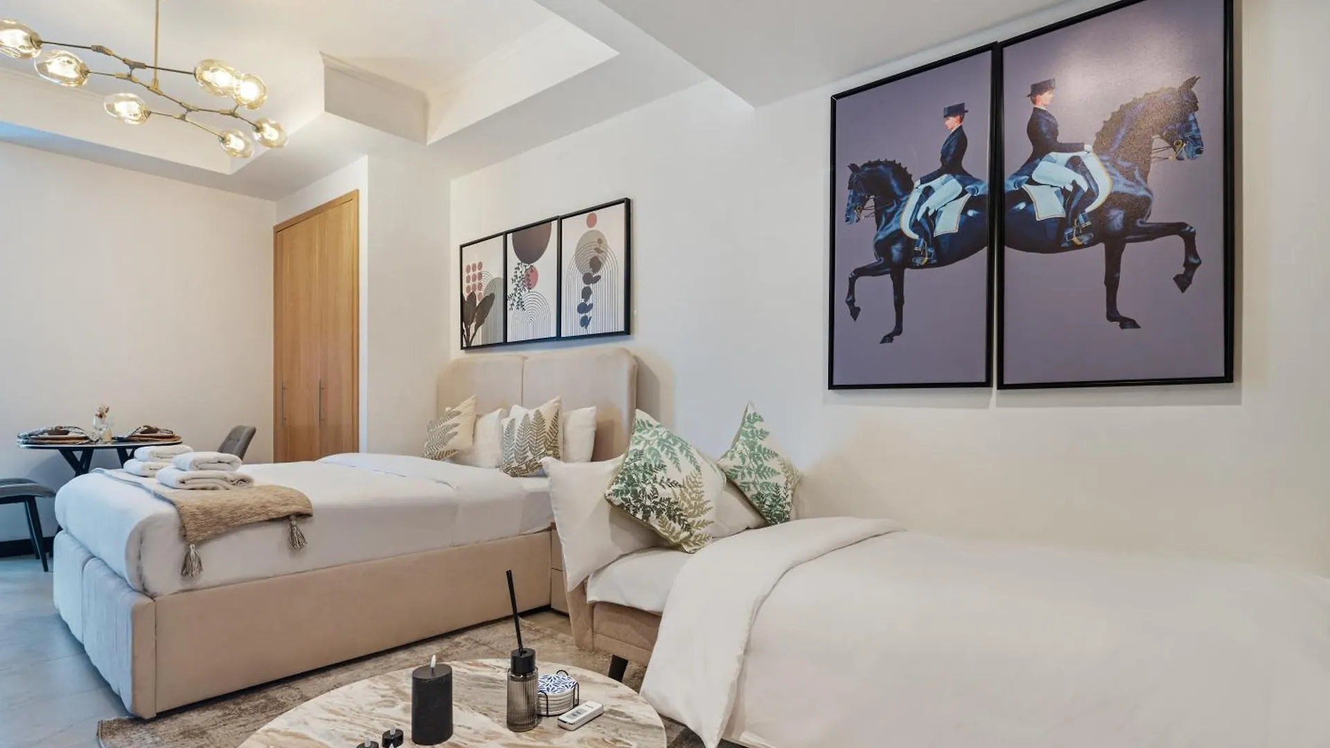 Upscale Studio Apartment In Goldcrest Views Dubai