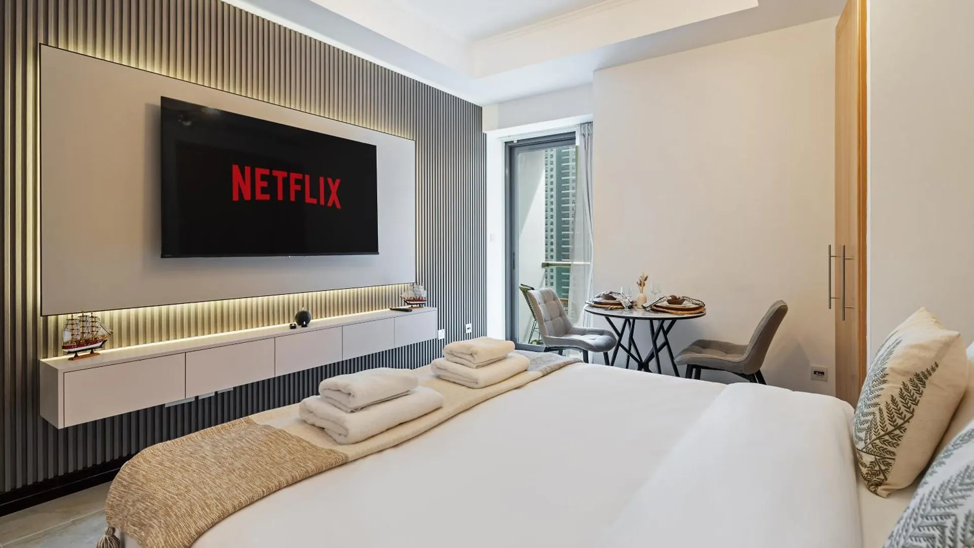 Upscale Studio Apartment In Goldcrest Views Dubai United Arab Emirates