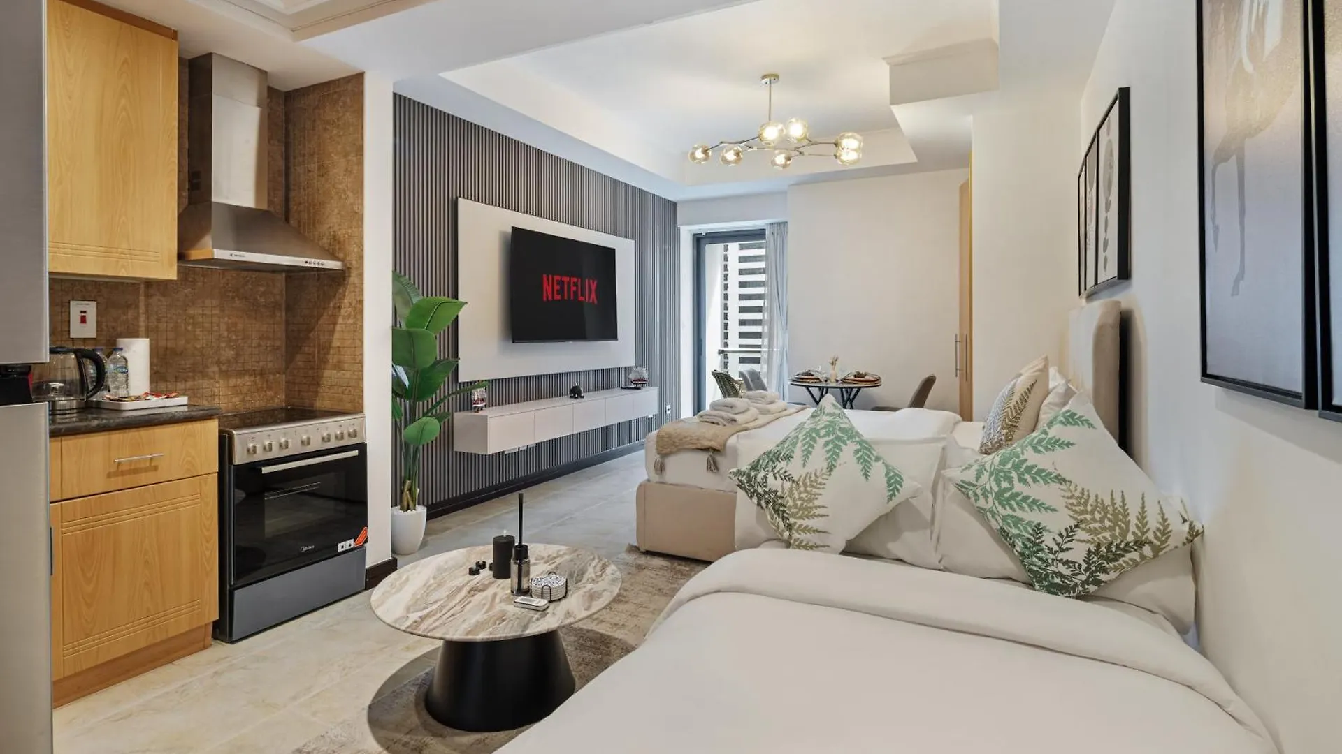 Upscale Studio Apartment In Goldcrest Views Dubai