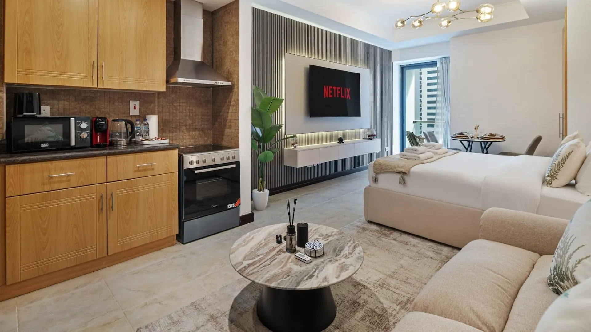 Upscale Studio Apartment In Goldcrest Views Dubai