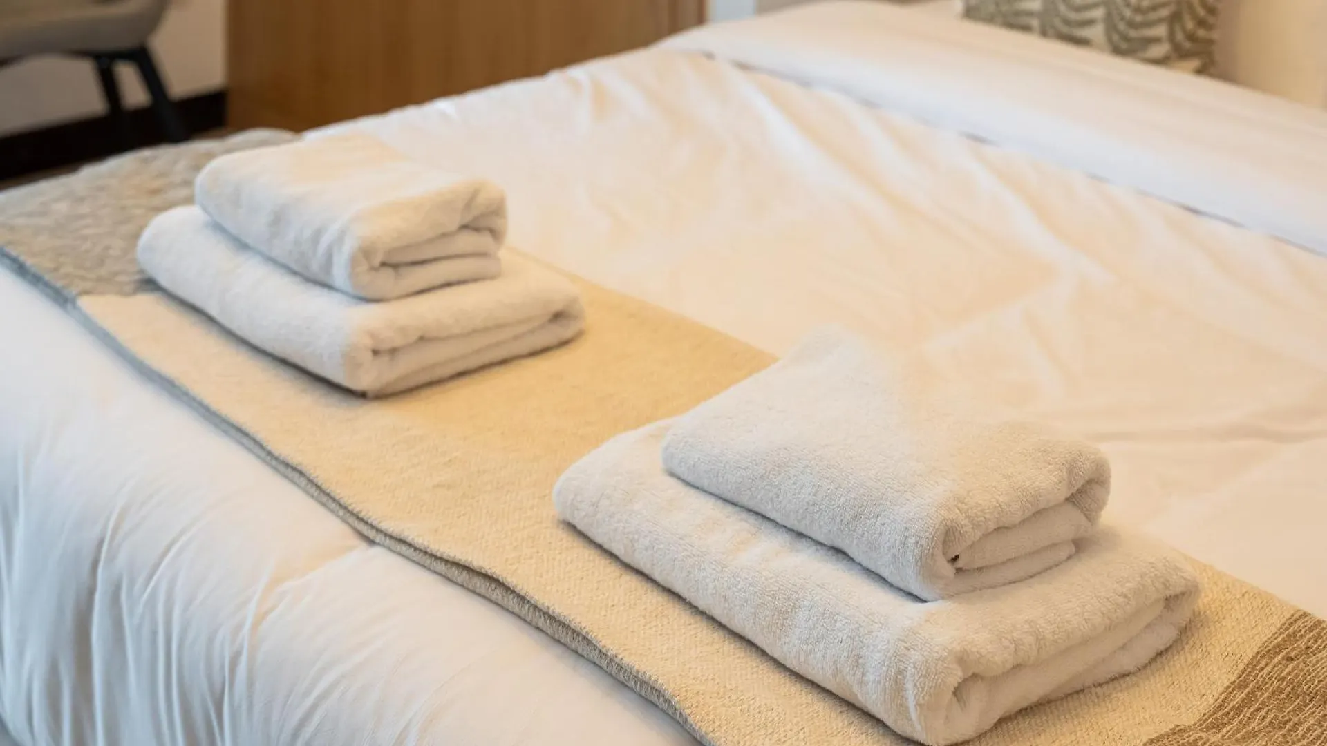 Upscale Studio Apartment In Goldcrest Views Dubai